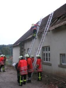 Mehr über den Artikel erfahren Gemeinsame Atemschutzübung der Gemeindefeuerwehr Bissendorf